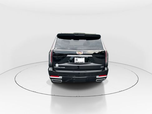 Used 2025 Cadillac Escalade Premium Luxury AWD/4WD image 7