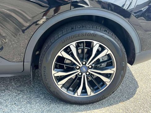 Used 2022 Ford Escape SE w/ SE Sport Appearance Package AWD/4WD image 9