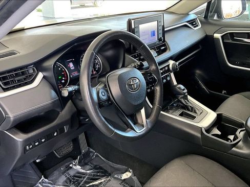 Used 2021 Toyota RAV4 XLE w/ XLE Grade Weather Package FWD image 17