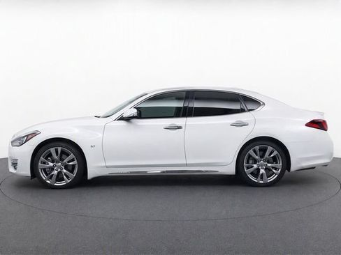 Used 2018 INFINITI Q70 L 3.7 AWD/4WD image 4
