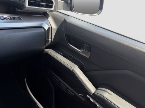 Used 2025 Toyota Tacoma TRD Sport image 31