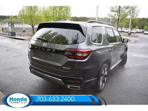 New 2026 Honda Pilot Touring image 7