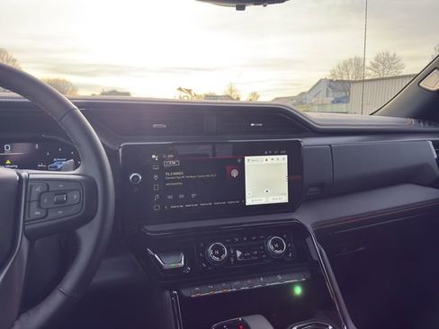 Used 2025 GMC Sierra 1500 AT4 w/ AT4 Premium Package image 15