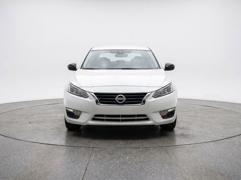 Used 2025 Nissan Altima 2.5 SV FWD image 2