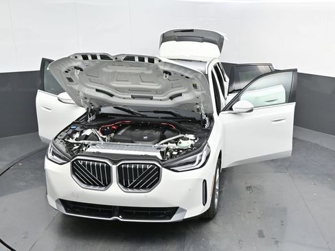 Used 2025 BMW X3 xDrive30i w/ Convenience Package image 52