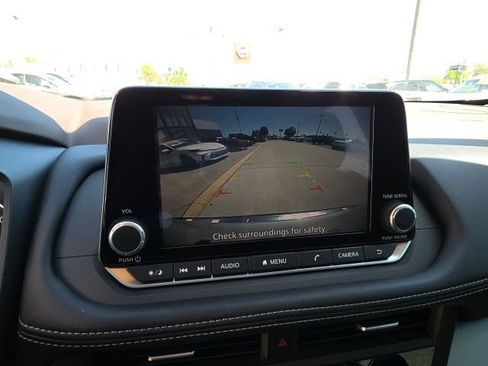 Used 2023 Nissan Rogue SV FWD image 19