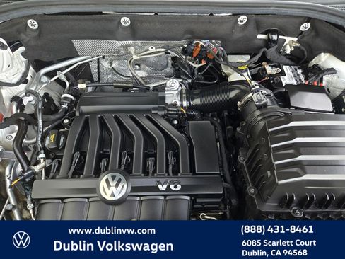 Certified 2022 Volkswagen Atlas SEL R-Line image 29