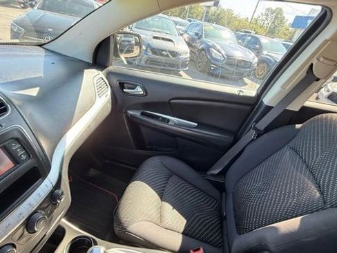 Used 2015 Dodge Journey SXT w/ Flexible Seating Group image 7