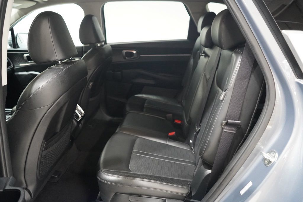 Used 2024 Kia Sorento S AWD/4WD image 32