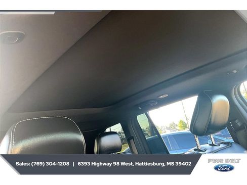 Used 2025 Jeep Grand Cherokee Limited w/ Black Appearance Package AWD/4WD image 17
