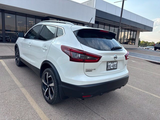 Used 2020 Nissan Rogue Sport SL w/ Premium Package FWD image 3