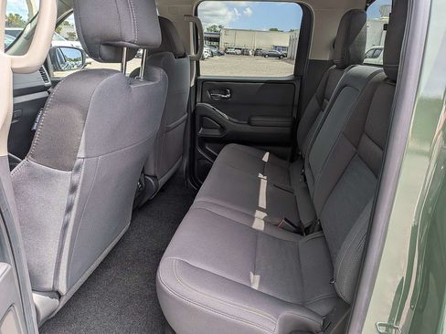 Used 2024 Nissan Frontier SV w/ Technology Package AWD/4WD image 12