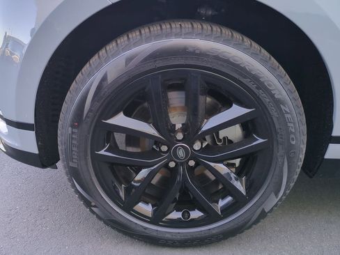 New 2025 Land Rover Range Rover Velar Dynamic SE image 27