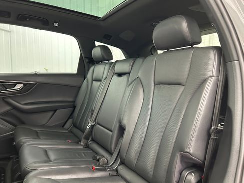 Used 2017 Audi Q7 3.0T Prestige w/ Prestige Package AWD/4WD image 29