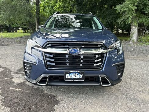 Used 2024 Subaru Ascent Touring AWD/4WD image 3