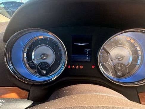 Used 2013 Chrysler 300 C w/ Light Group RWD image 17
