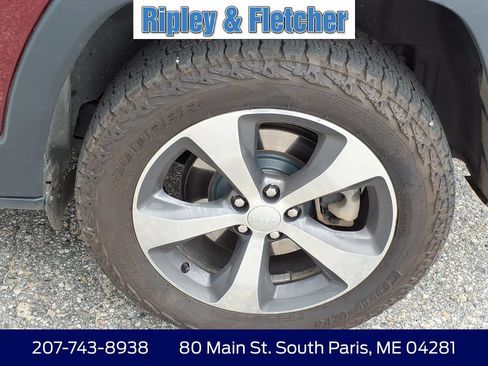 Used 2019 Jeep Cherokee Limited AWD/4WD image 9