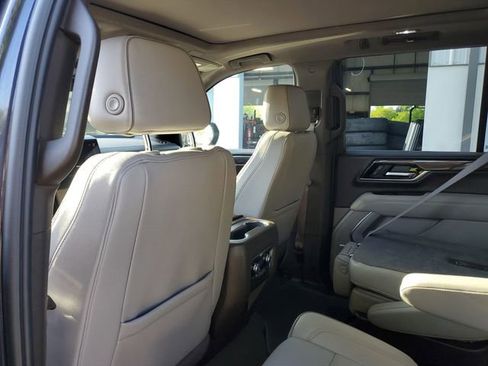 Used 2025 GMC Yukon Elevation w/ Technology Package RWD image 9