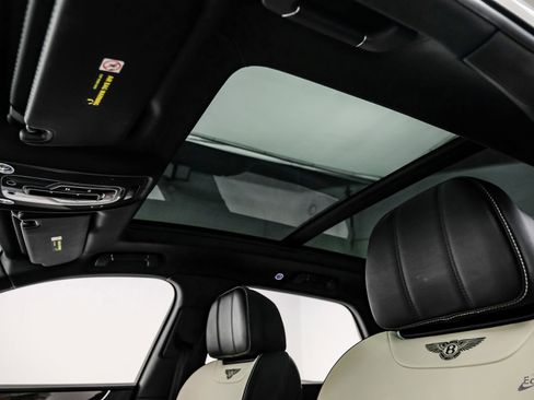 Used 2019 Bentley Bentayga image 39