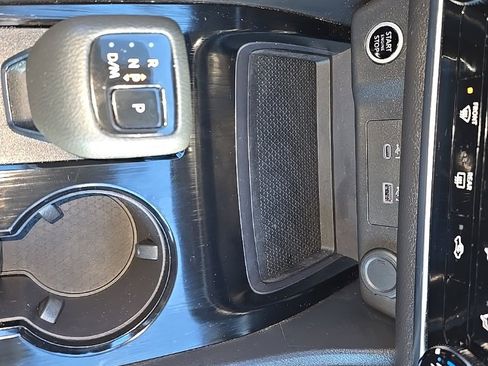 Used 2023 Nissan Rogue S image 12