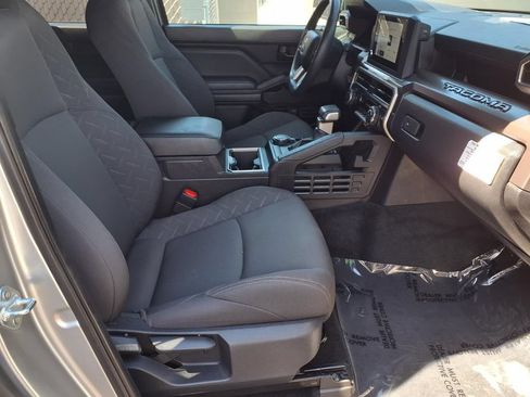 Certified 2024 Toyota Tacoma SR5 AWD/4WD image 24