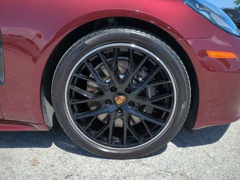 Used 2022 Porsche Panamera GTS image 10