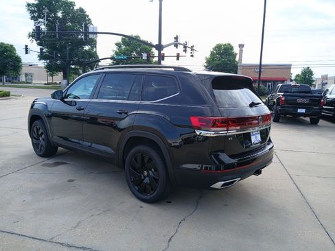 New 2026 Volkswagen Atlas SE FWD image 5