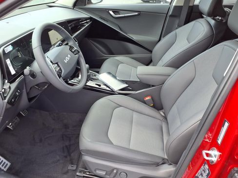 New 2025 Kia Niro EX Touring image 10