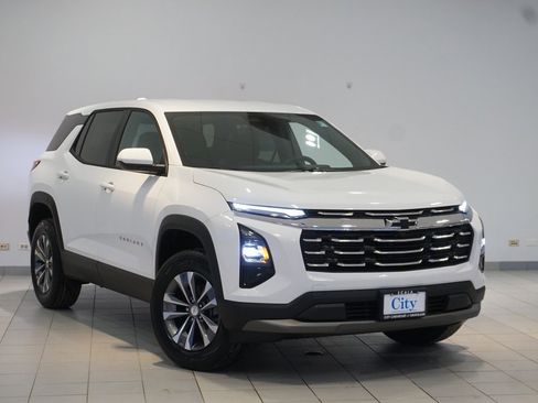 New 2026 Chevrolet Equinox LT image 2