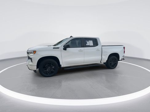 Used 2023 Chevrolet Silverado 1500 RST w/ Z71 Off-Road Package AWD/4WD image 5
