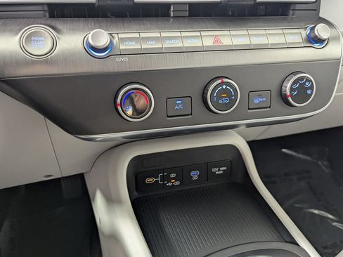 Used 2024 Hyundai Kona SE FWD image 21