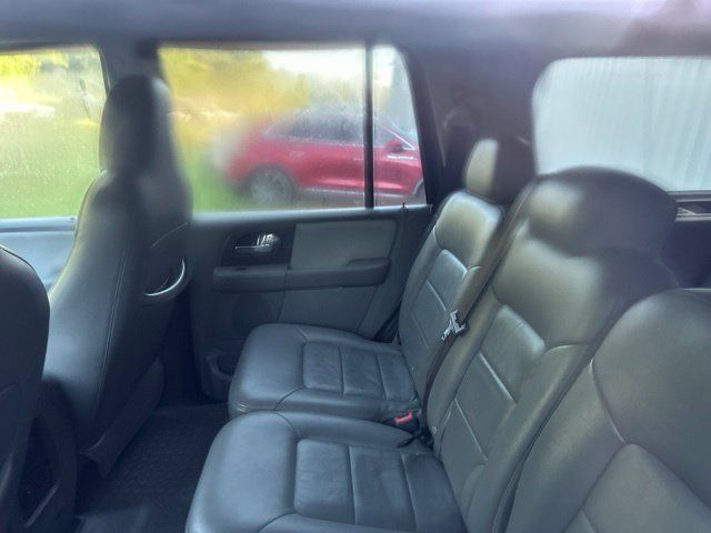 Used 2006 Ford Expedition XLT AWD/4WD image 12