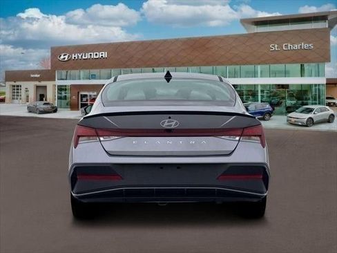 Used 2026 Hyundai Elantra Sport image 6