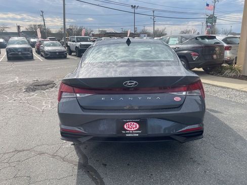 Certified 2023 Hyundai Elantra SEL FWD image 6