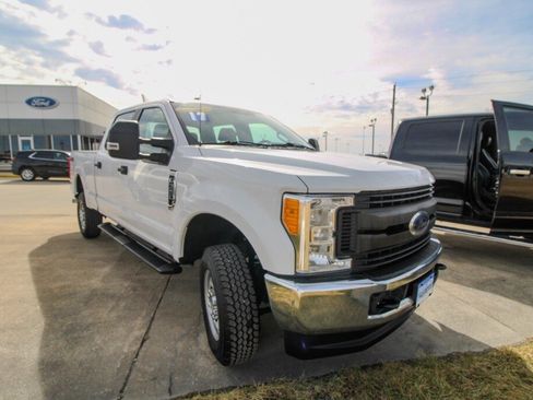 Used 2017 Ford F350 XL image 2