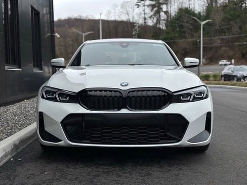 Used 2023 BMW 330i xDrive Sedan w/ M Sport Package image 11