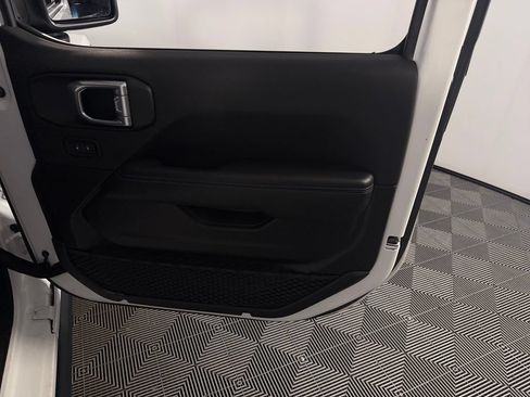 Used 2024 Jeep Wrangler Unlimited Rubicon 4xe AWD/4WD image 35
