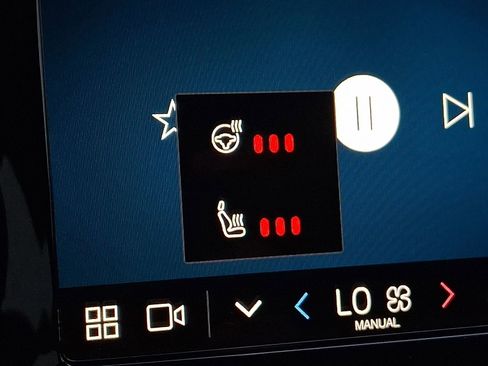 Certified 2024 Volvo XC40 B5 Core image 23
