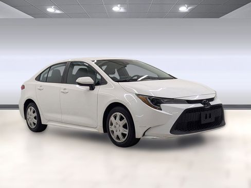 Used 2020 Toyota Corolla LE image 6