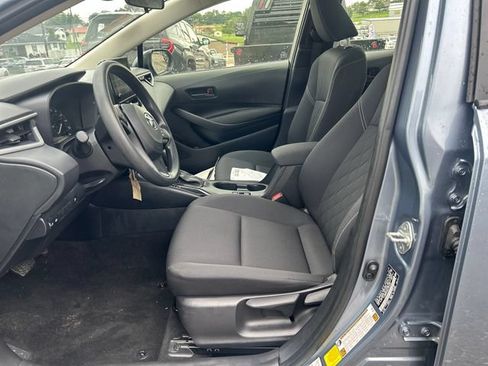 Used 2025 Toyota Corolla LE FWD image 9