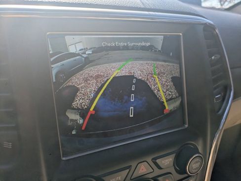 Used 2018 Jeep Grand Cherokee Limited AWD/4WD image 13