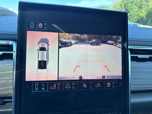 Used 2025 GMC Sierra EV Denali AWD/4WD image 32