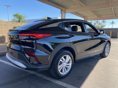 Used 2025 Buick Envista Preferred image 3