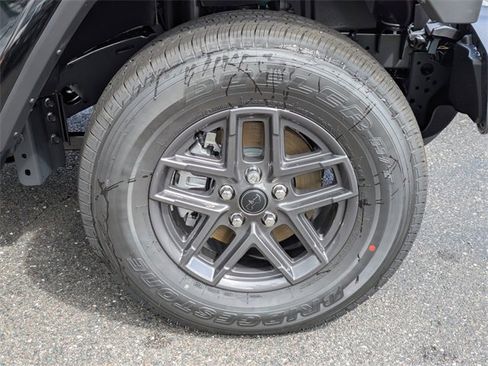 New 2025 Jeep Gladiator Sport image 10