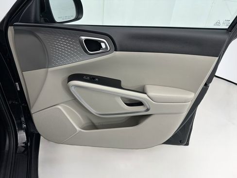 Used 2023 Kia Soul LX FWD image 23