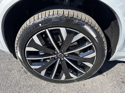 New 2026 Volvo XC90 B6 Plus w/ Protection Package Premier image 9