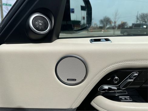 Used 2020 Land Rover Range Rover HSE image 46