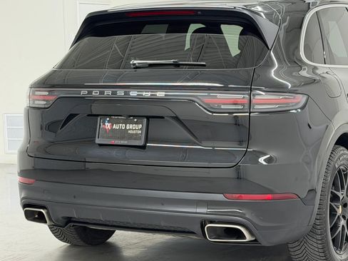 Used 2022 Porsche Cayenne AWD/4WD image 92