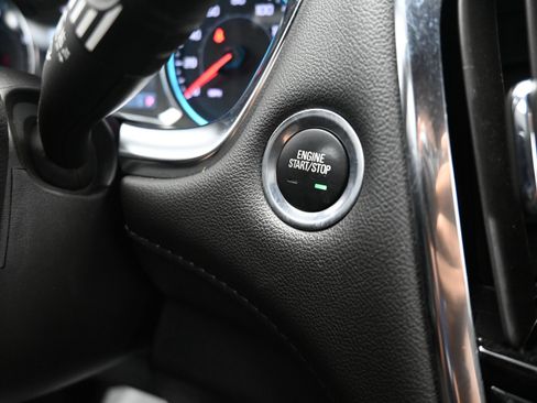 Used 2023 Chevrolet Traverse LT AWD/4WD image 18