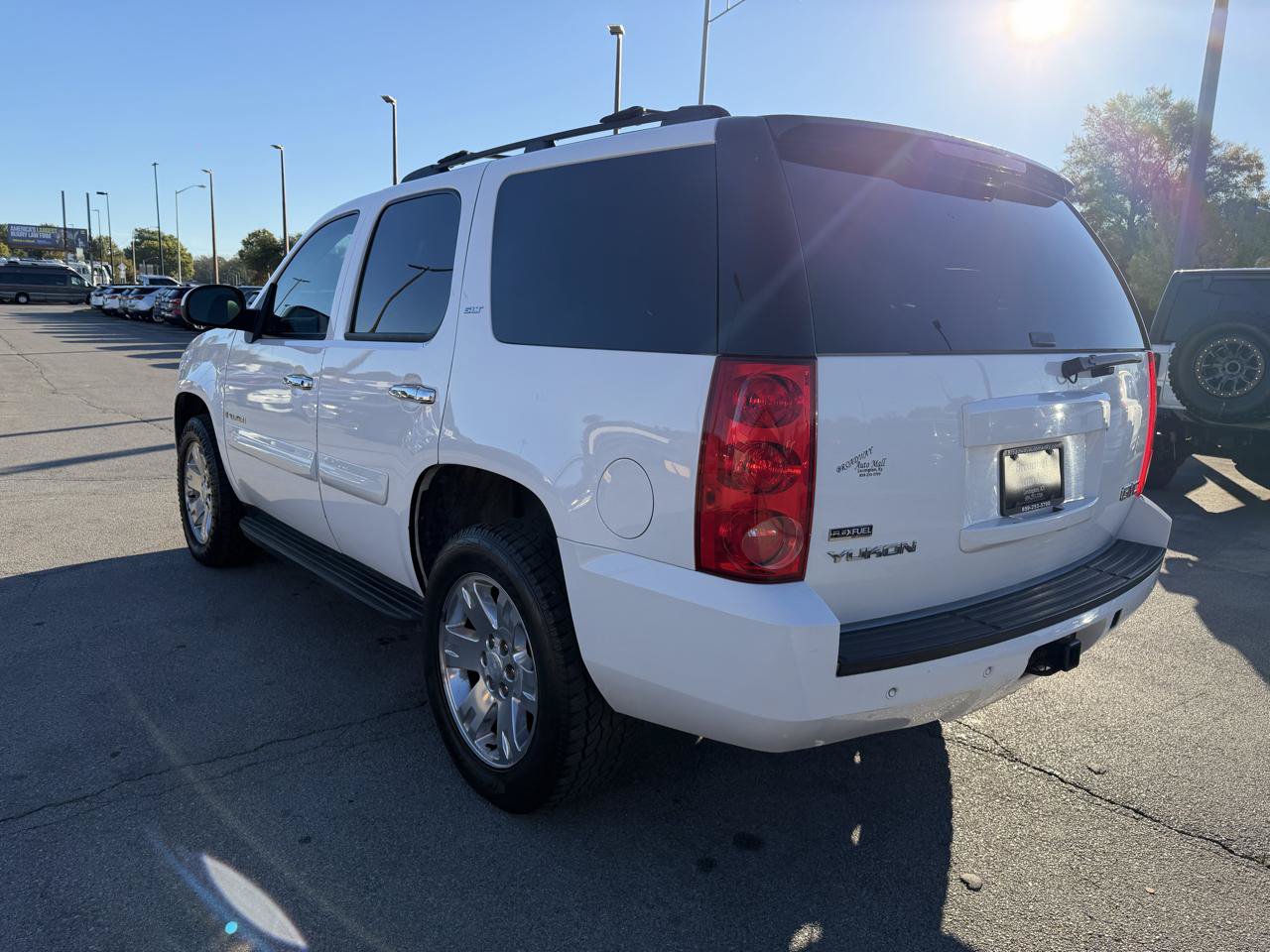 Used 2008 GMC Yukon SLT w/ SLT Preferred Equipment Group AWD/4WD image 5